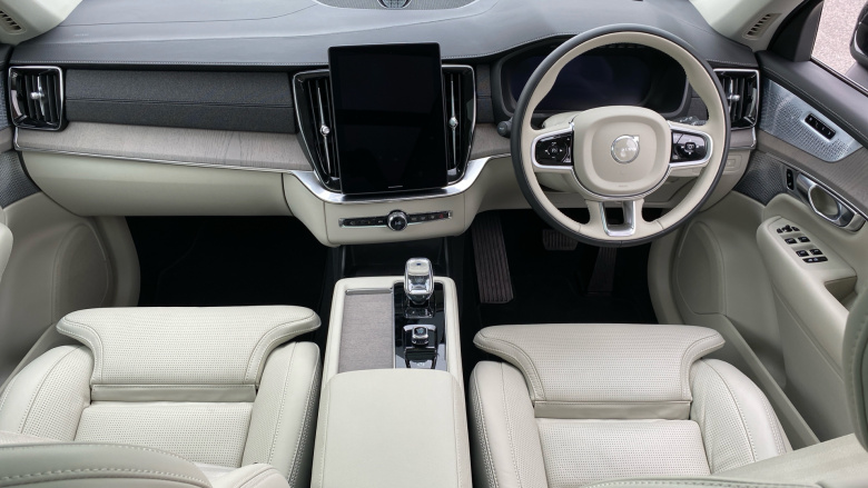 Volvo XC90 2.0 T8 PHEV Ultra Dark 5dr AWD Geartronic Estate